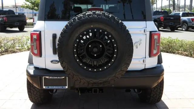 2023 Ford Bronco Base Advanced