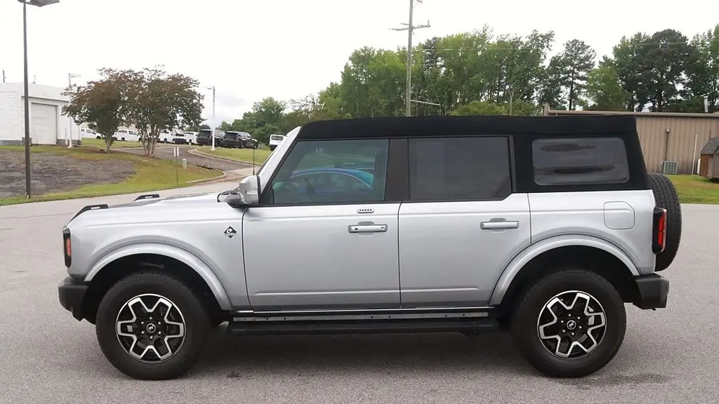 2023 Ford Bronco Base Advanced