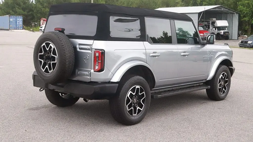 2023 Ford Bronco Base Advanced