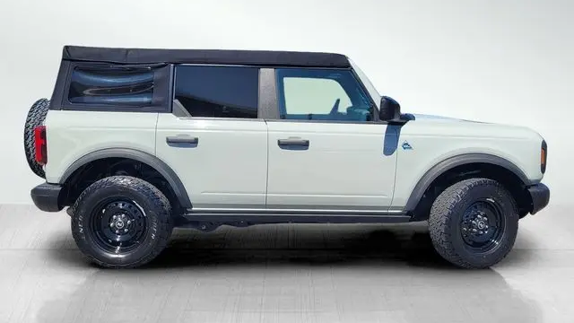 2023 Ford Bronco Base Advanced