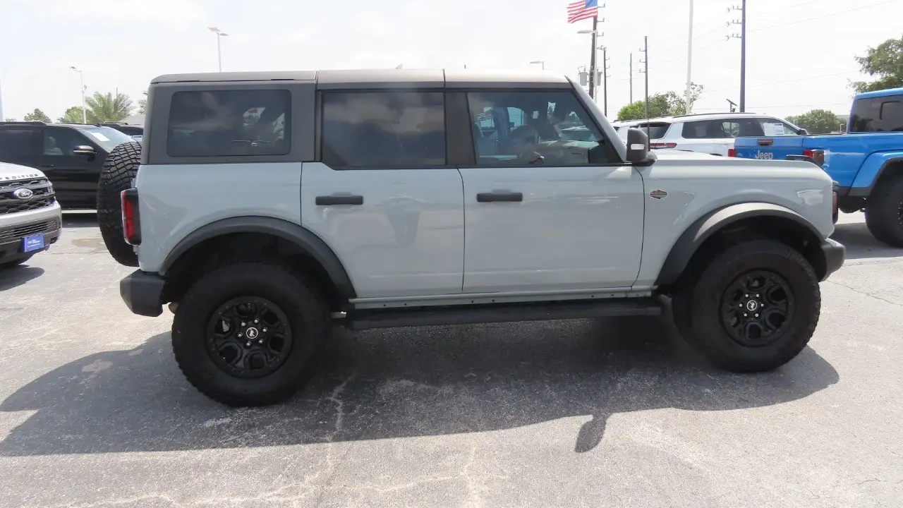 2023 Ford Bronco Base Advanced