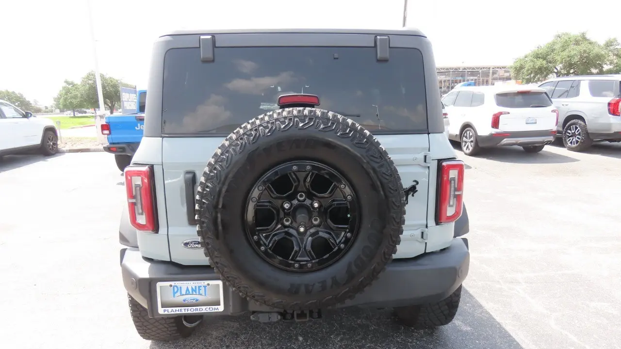 2023 Ford Bronco Base Advanced
