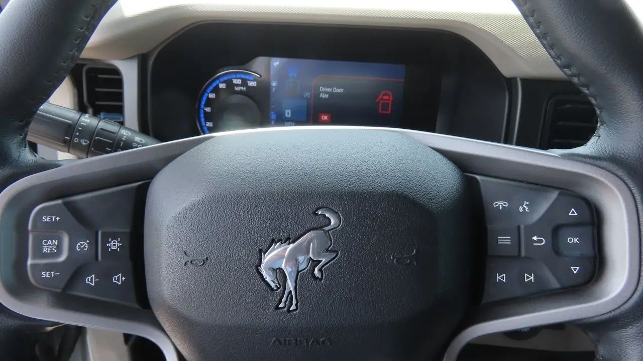 2023 Ford Bronco Base Advanced