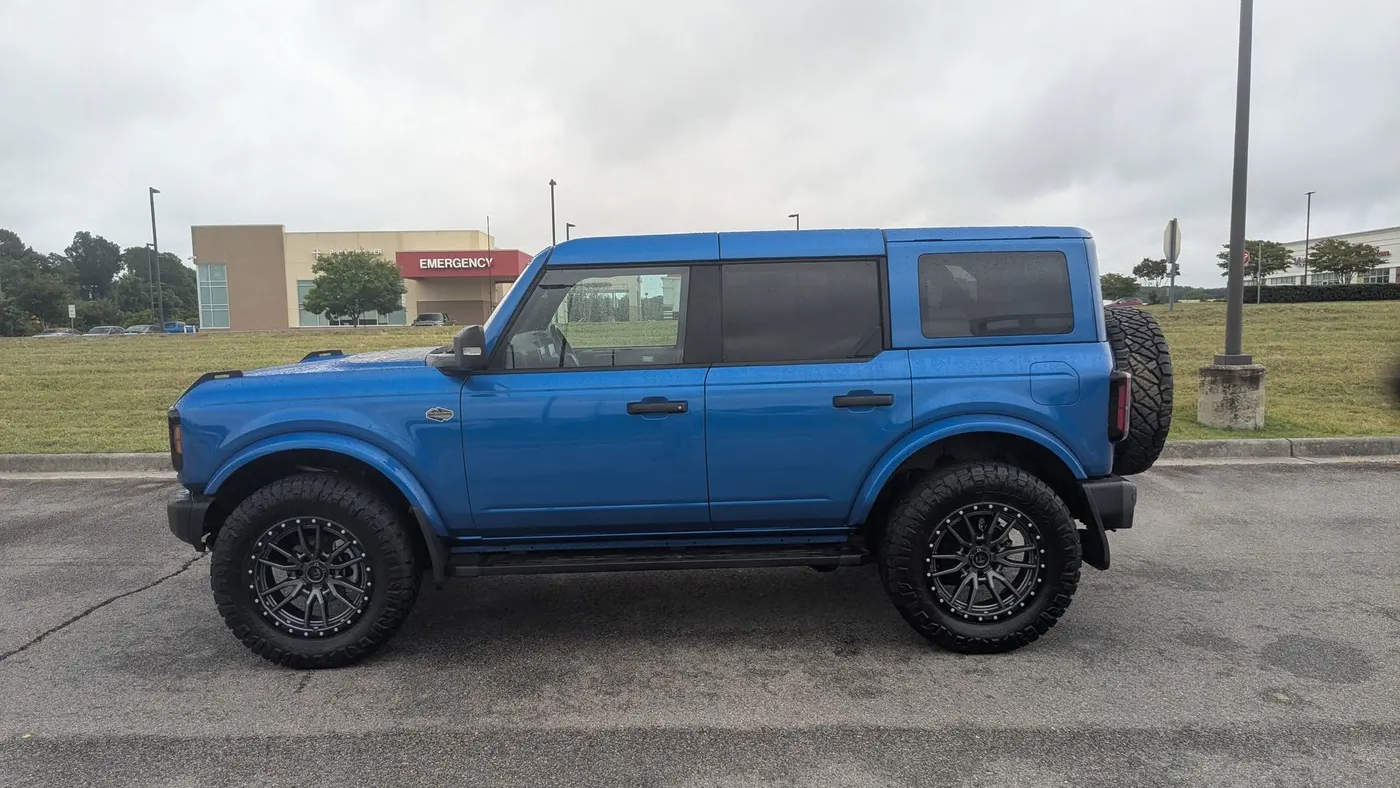 2023 Ford Bronco Base Advanced