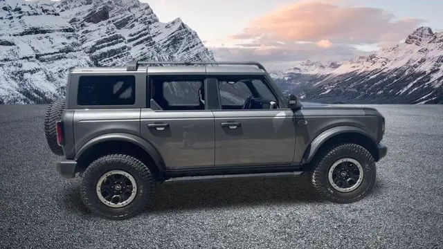 2023 Ford Bronco Base Advanced