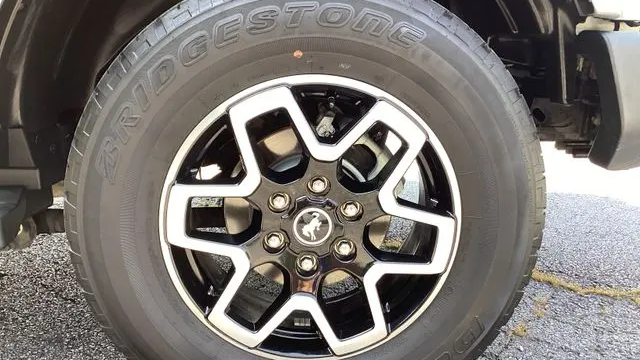 2023 Ford Bronco Base Advanced