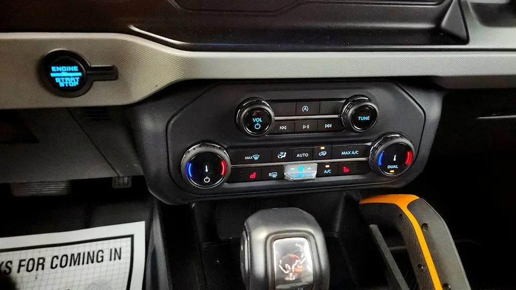 2022 Ford Bronco Base Advanced
