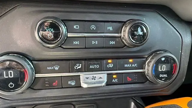 2023 Ford Bronco Base Advanced