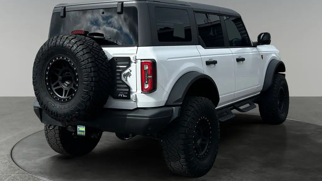 2023 Ford Bronco Base Advanced