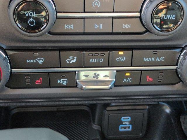 2025 Ford Bronco - $41,942