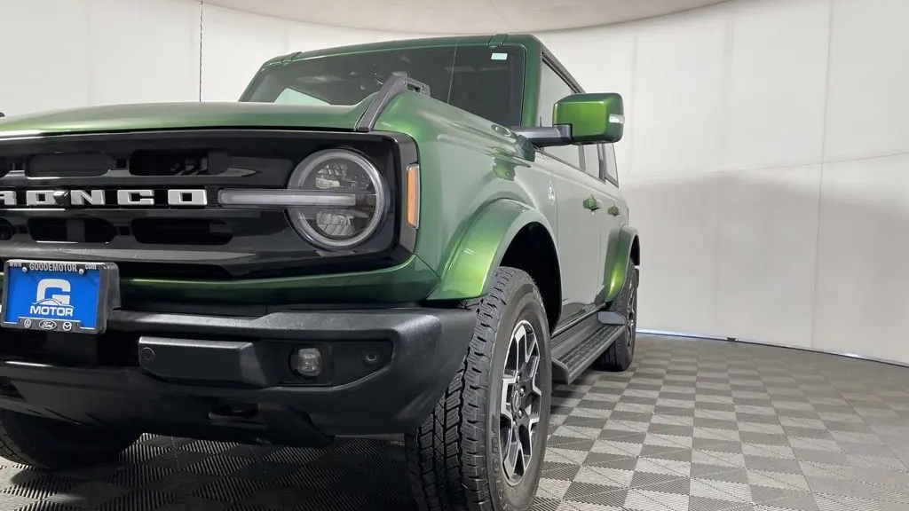 2025 Ford Bronco Outer Banks