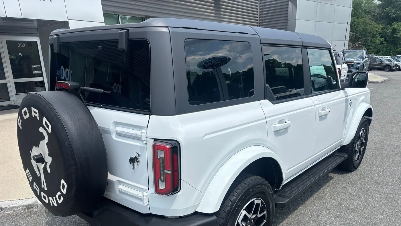 2024 Ford Bronco Outer Banks