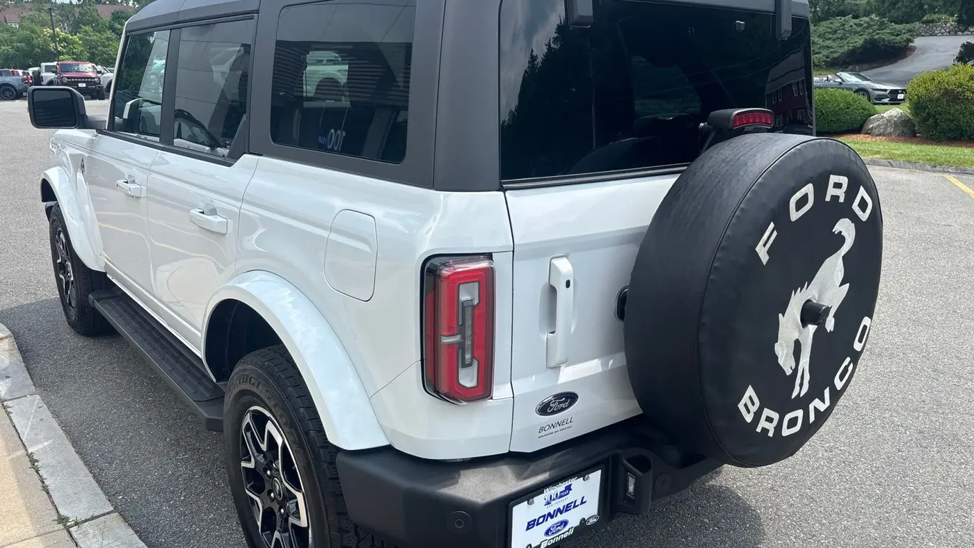 2024 Ford Bronco Outer Banks