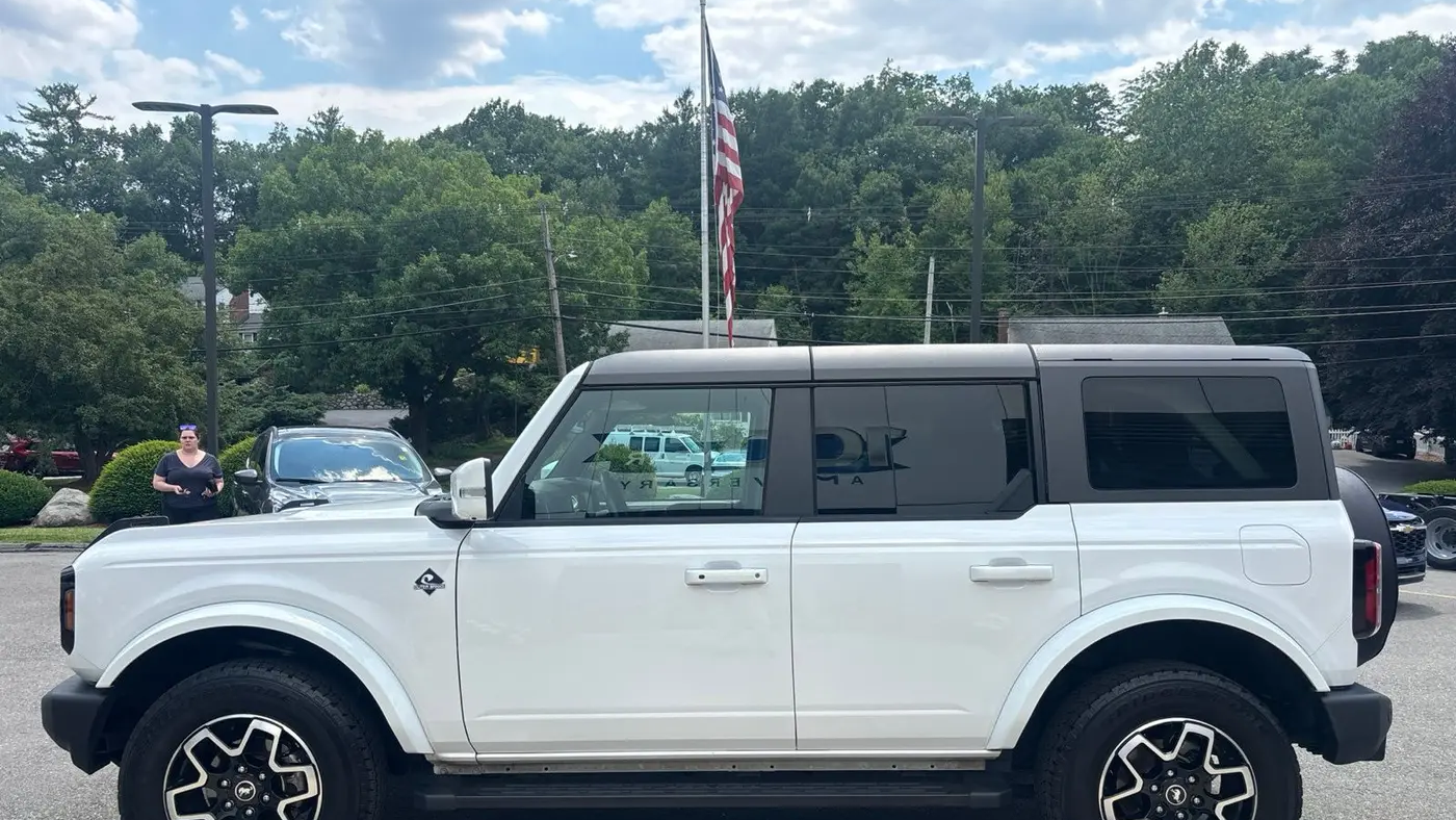 2024 Ford Bronco Outer Banks