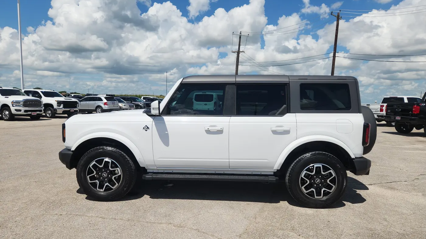 2024 Ford Bronco Outer Banks