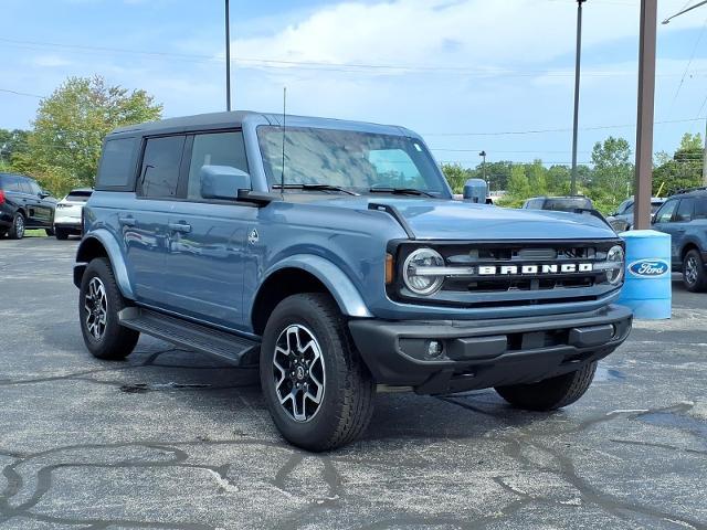 2025 Ford Bronco Outer Banks — photo 1 of 12