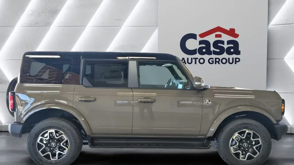 2025 Ford Bronco Outer Banks