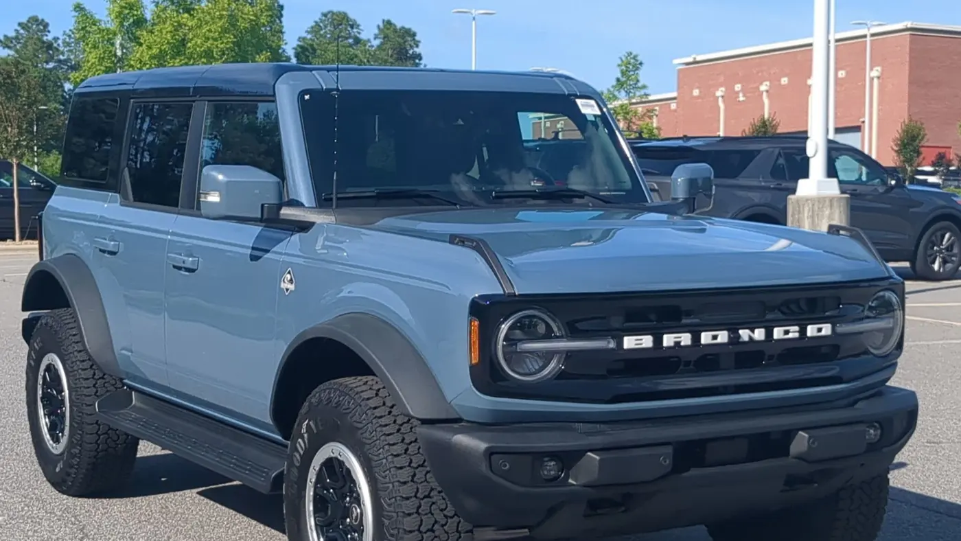 2025 Ford Bronco Outer Banks
