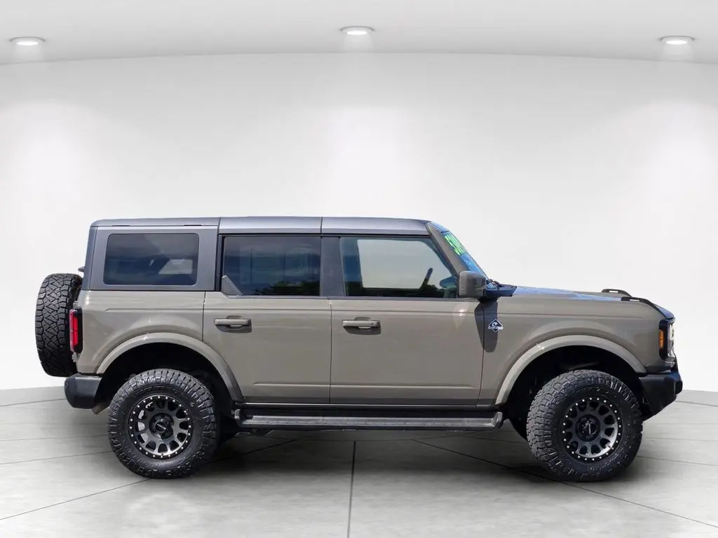 2025 Ford Bronco - $42,898