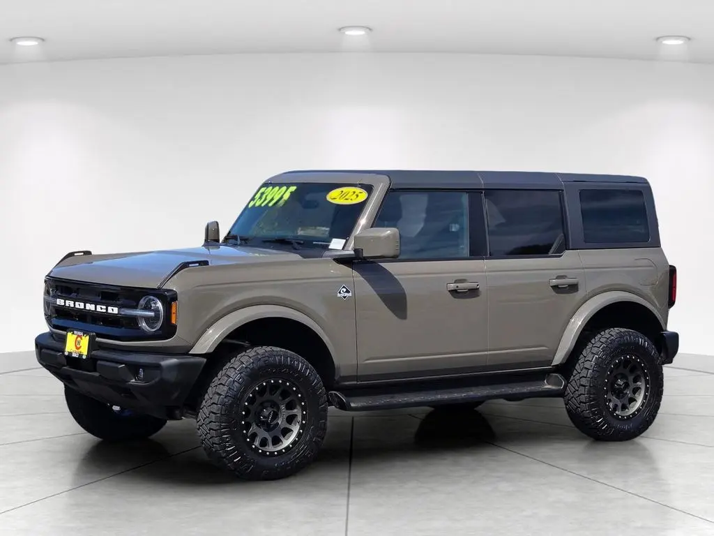 2025 Ford Bronco - $42,898