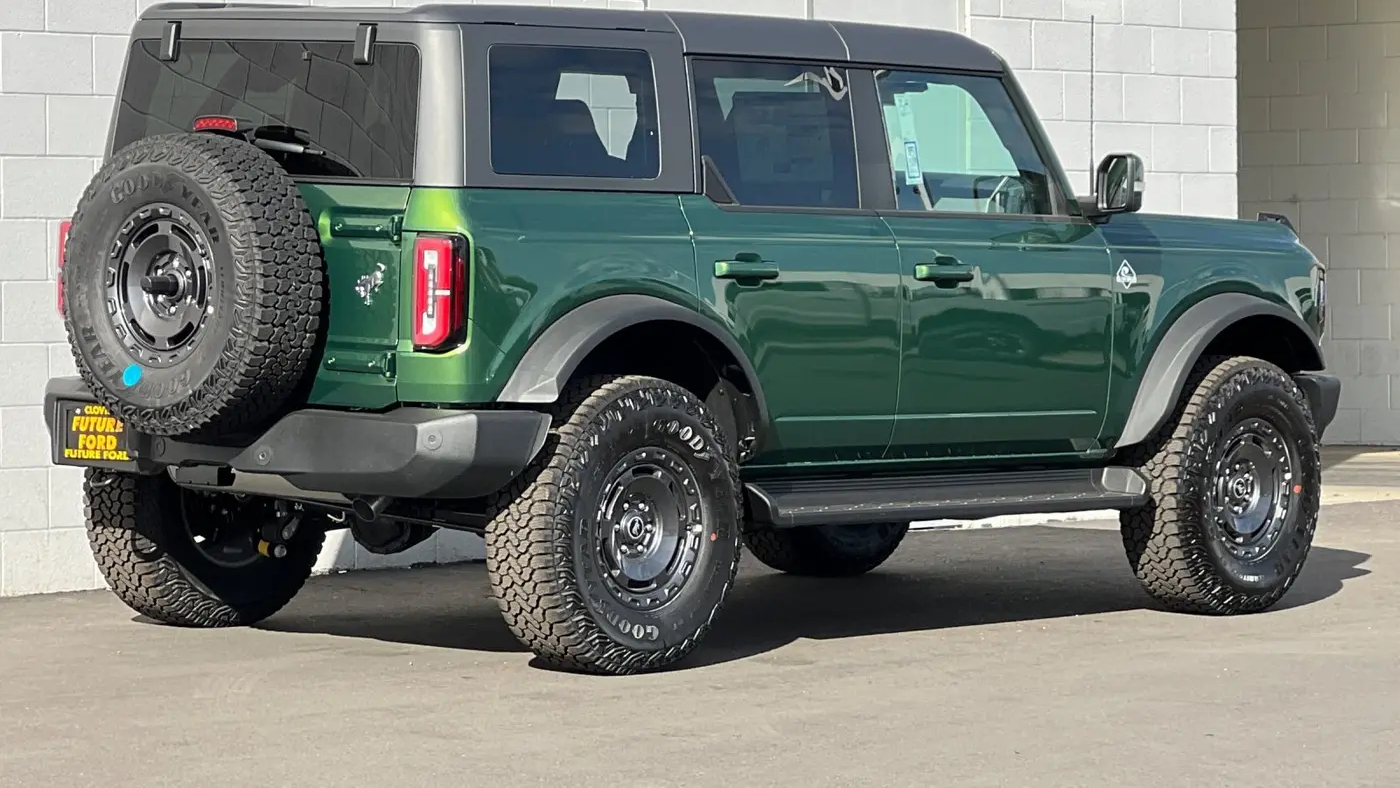 2025 Ford Bronco Outer Banks