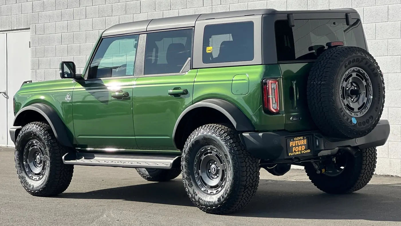 2025 Ford Bronco Outer Banks