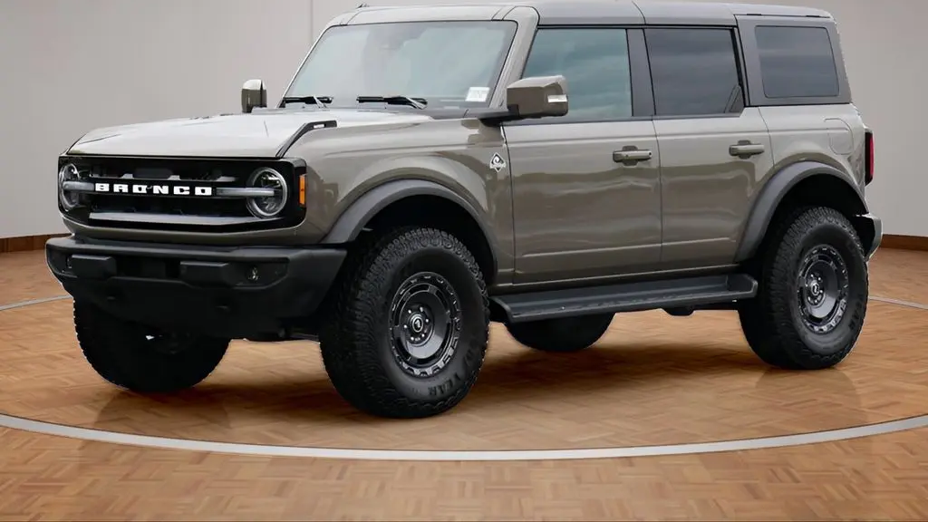 2025 Ford Bronco Outer Banks