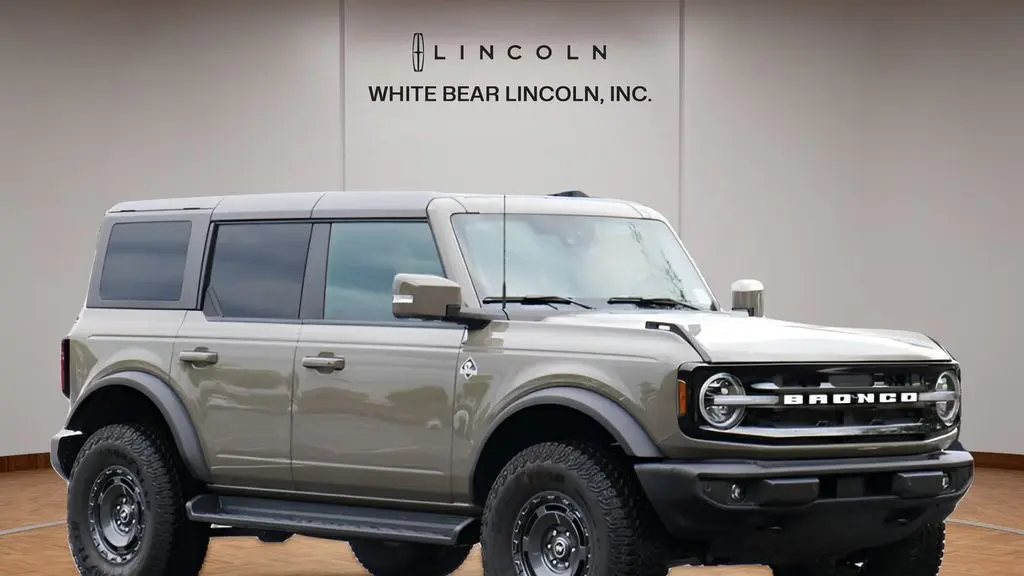 2025 Ford Bronco Outer Banks