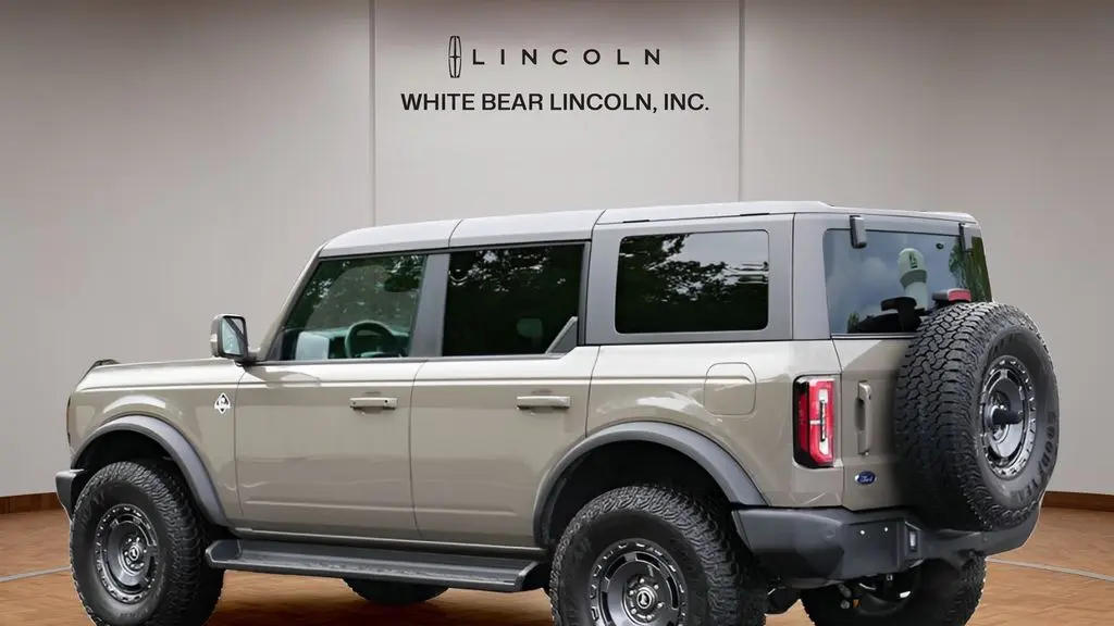 2025 Ford Bronco Outer Banks