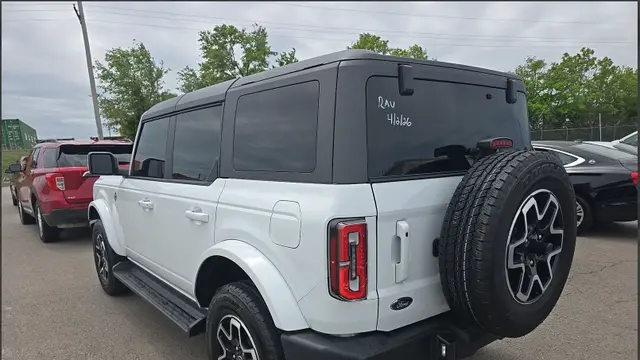 2025 Ford Bronco Outer Banks