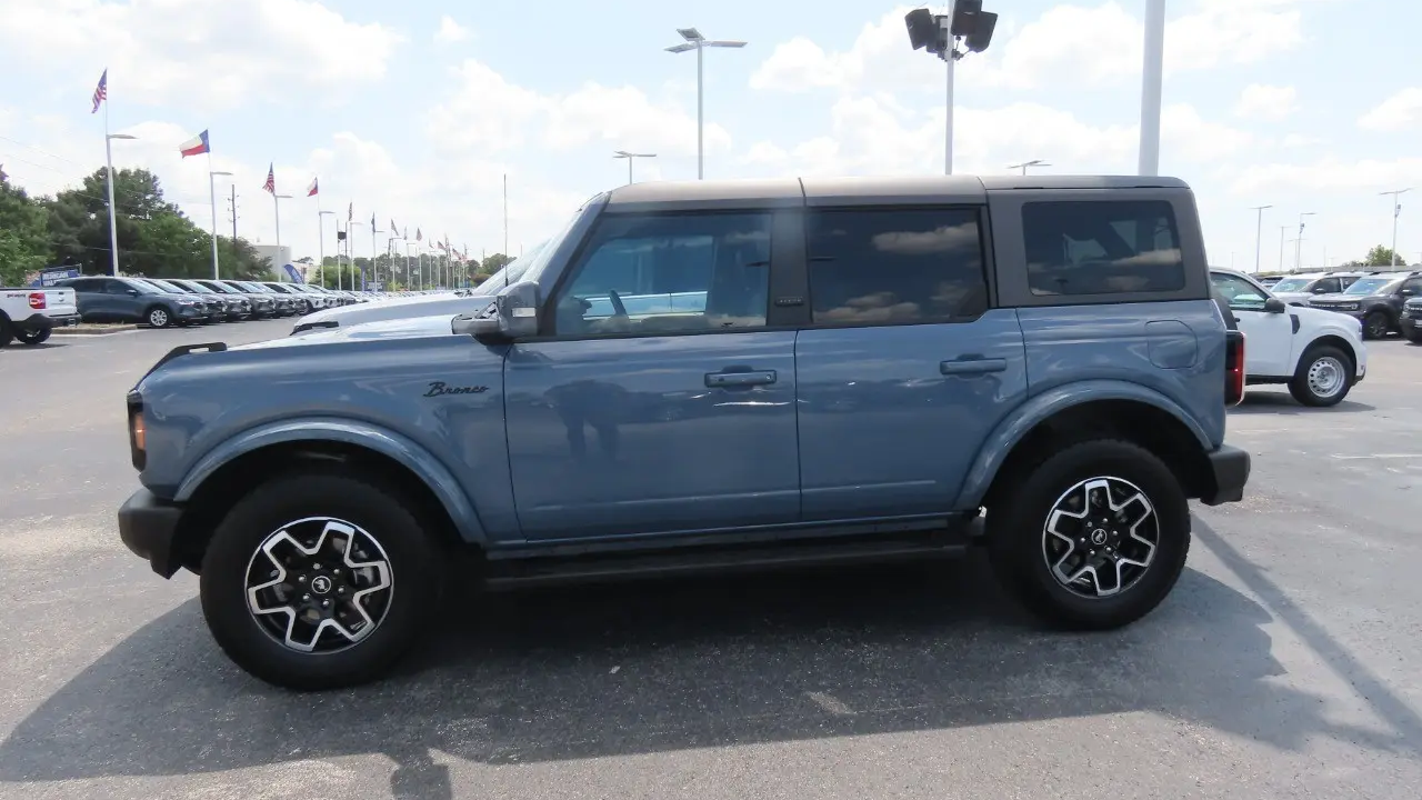 2024 Ford Bronco Outer Banks