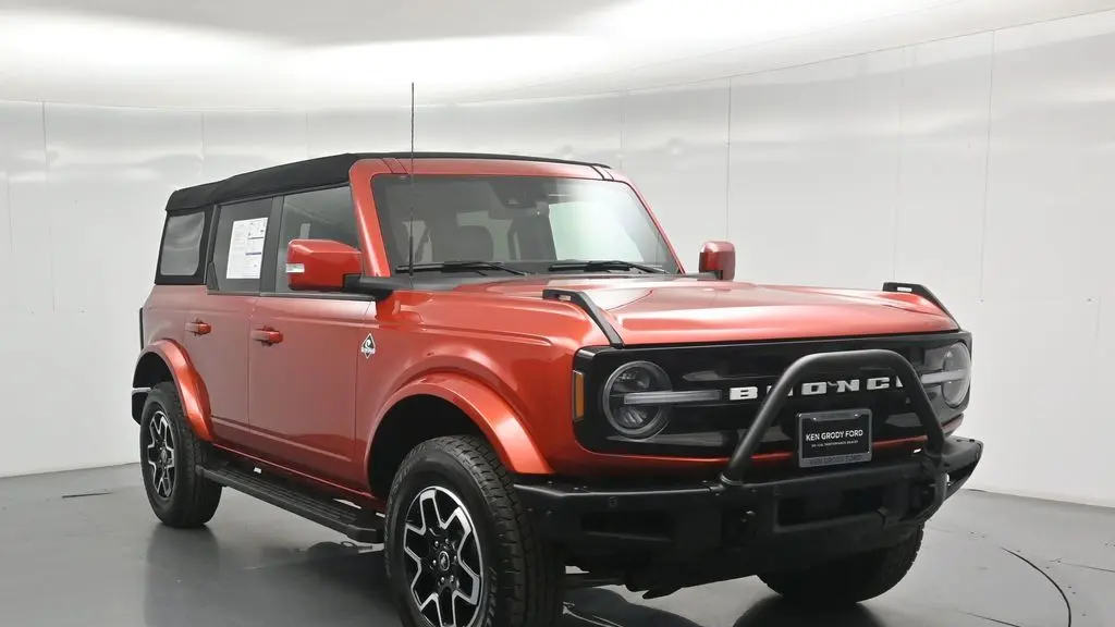 2024 Ford Bronco Outer Banks