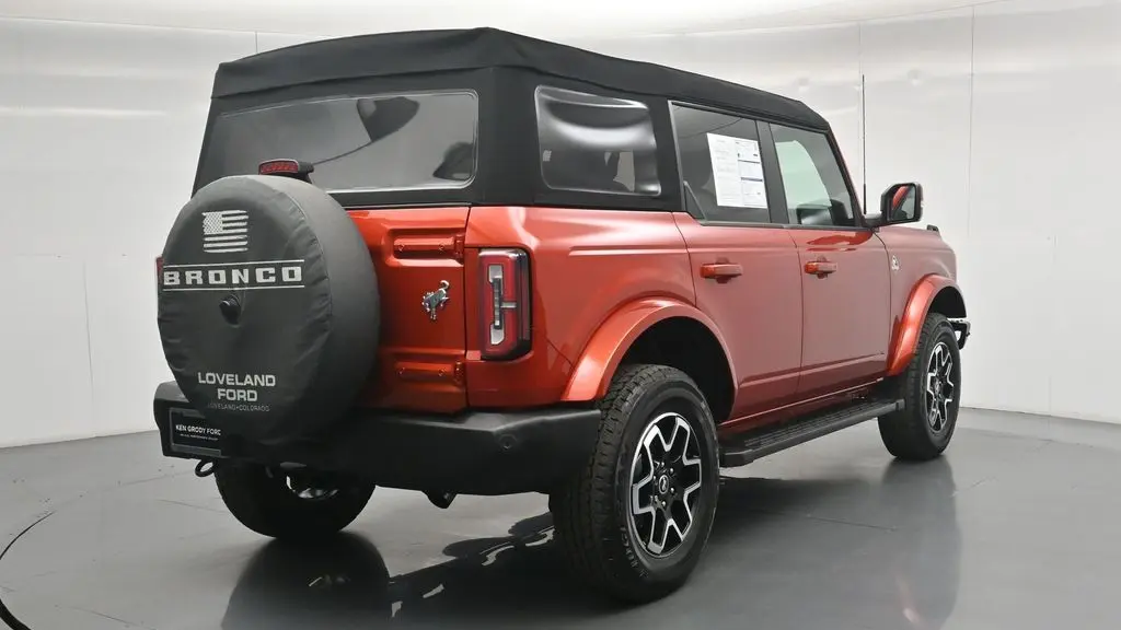2024 Ford Bronco Outer Banks