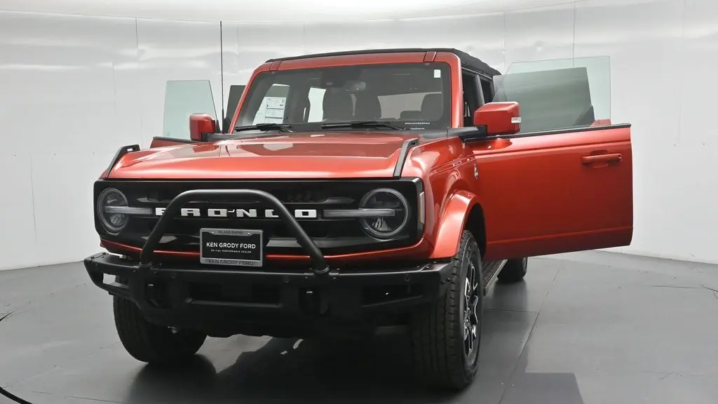 2024 Ford Bronco Outer Banks