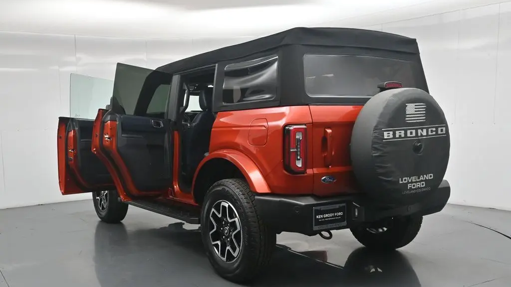 2024 Ford Bronco Outer Banks