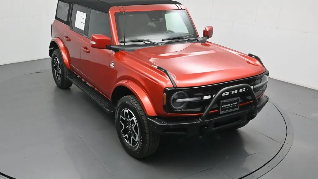 2024 Ford Bronco Outer Banks