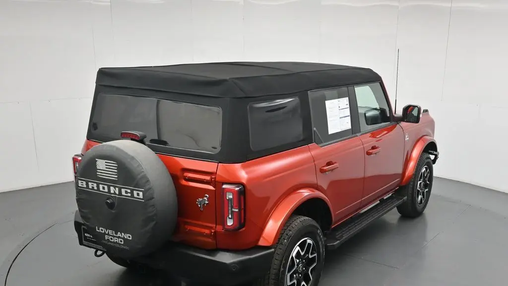 2024 Ford Bronco Outer Banks