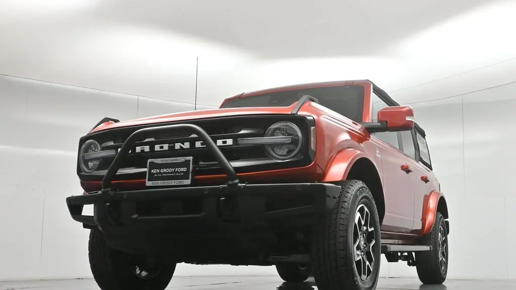 2024 Ford Bronco Outer Banks