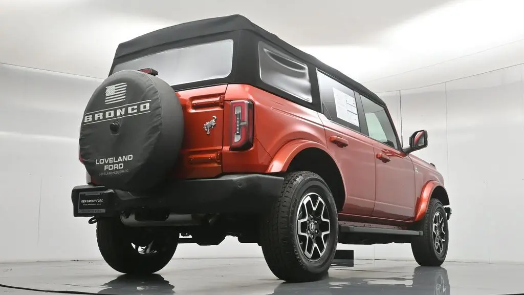 2024 Ford Bronco Outer Banks