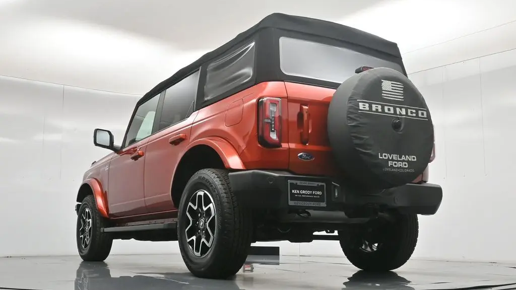 2024 Ford Bronco Outer Banks