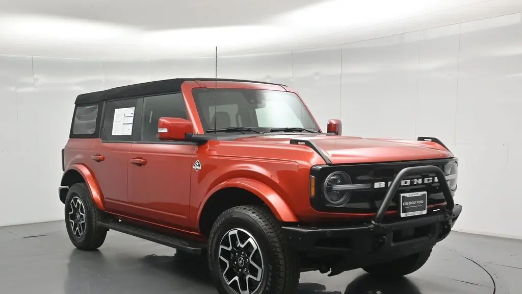 2024 Ford Bronco Outer Banks