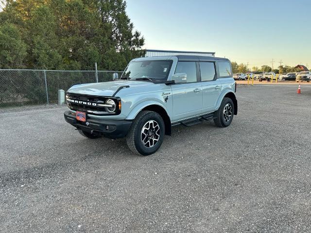 2024 Ford Bronco Outer Banks — photo 1 of 36