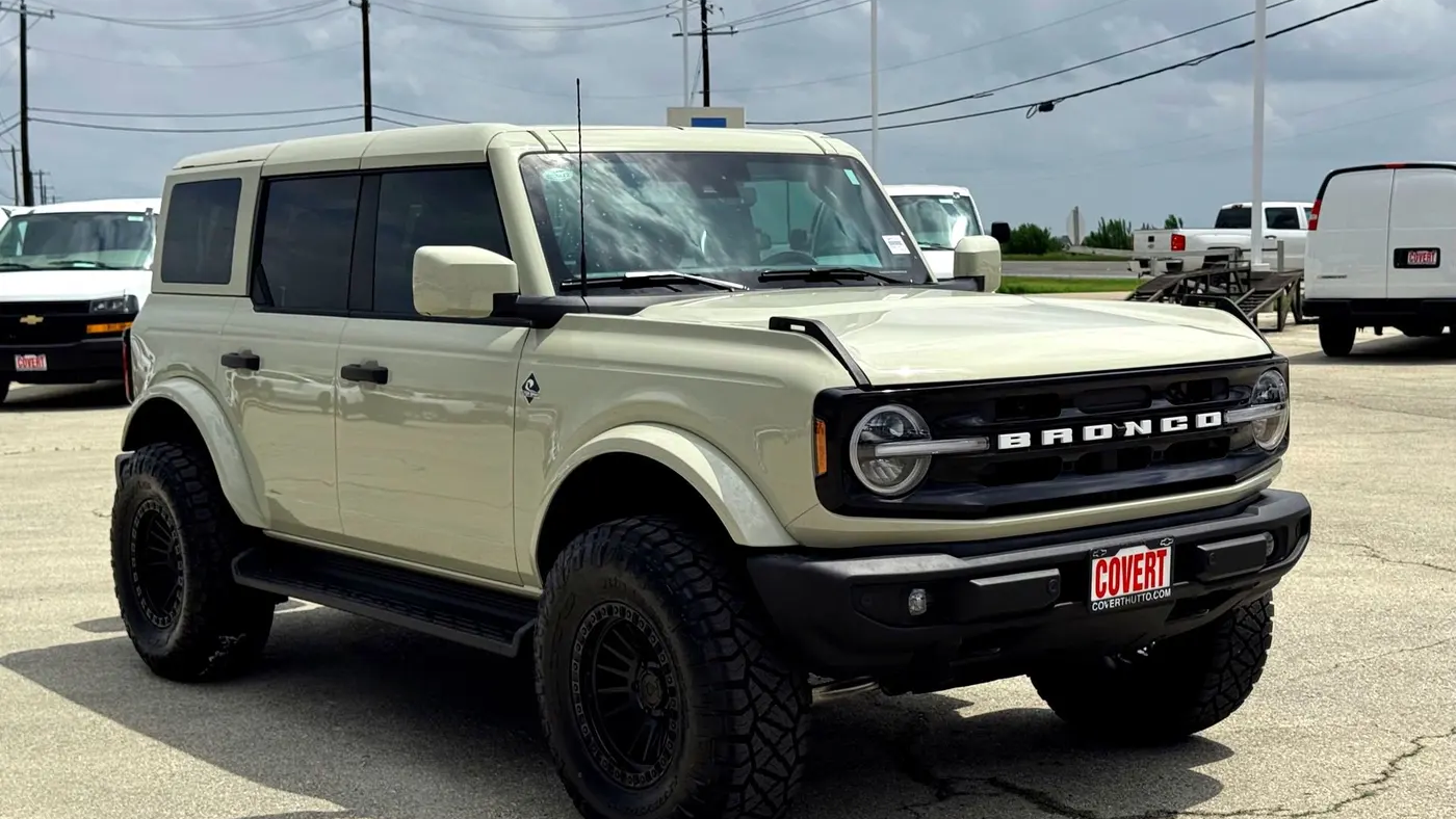 2026 Ford Bronco Outer Banks