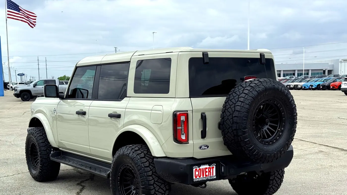 2026 Ford Bronco Outer Banks