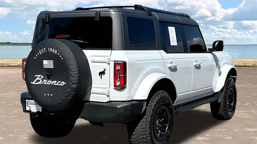 2024 Ford Bronco Outer Banks