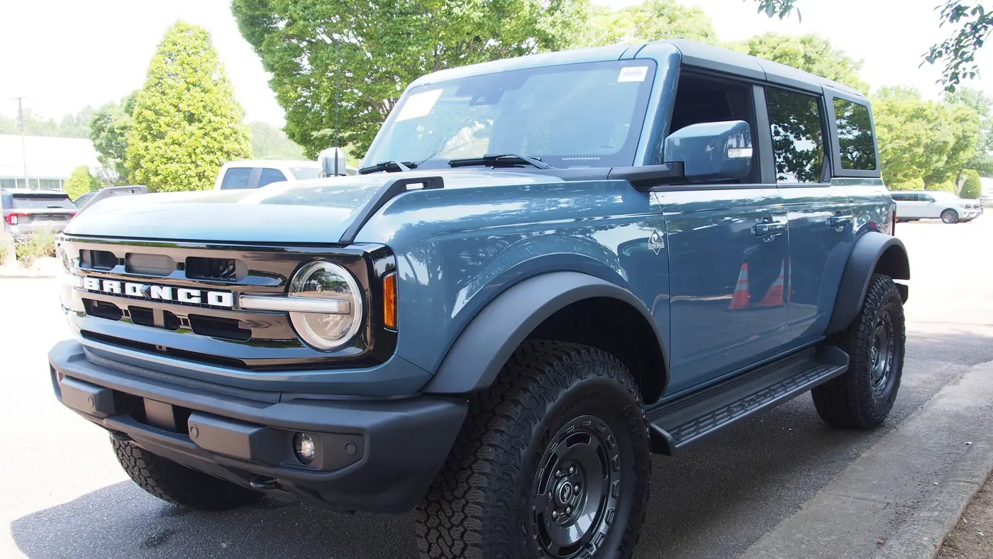 2025 Ford Bronco Outer Banks