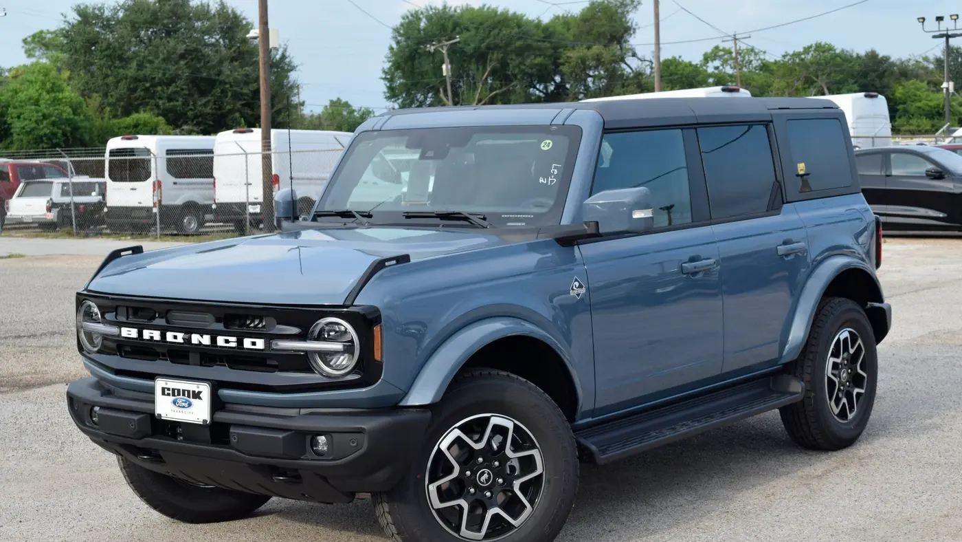 Preowned 2025 Ford Bronco Outer Banks for Sale