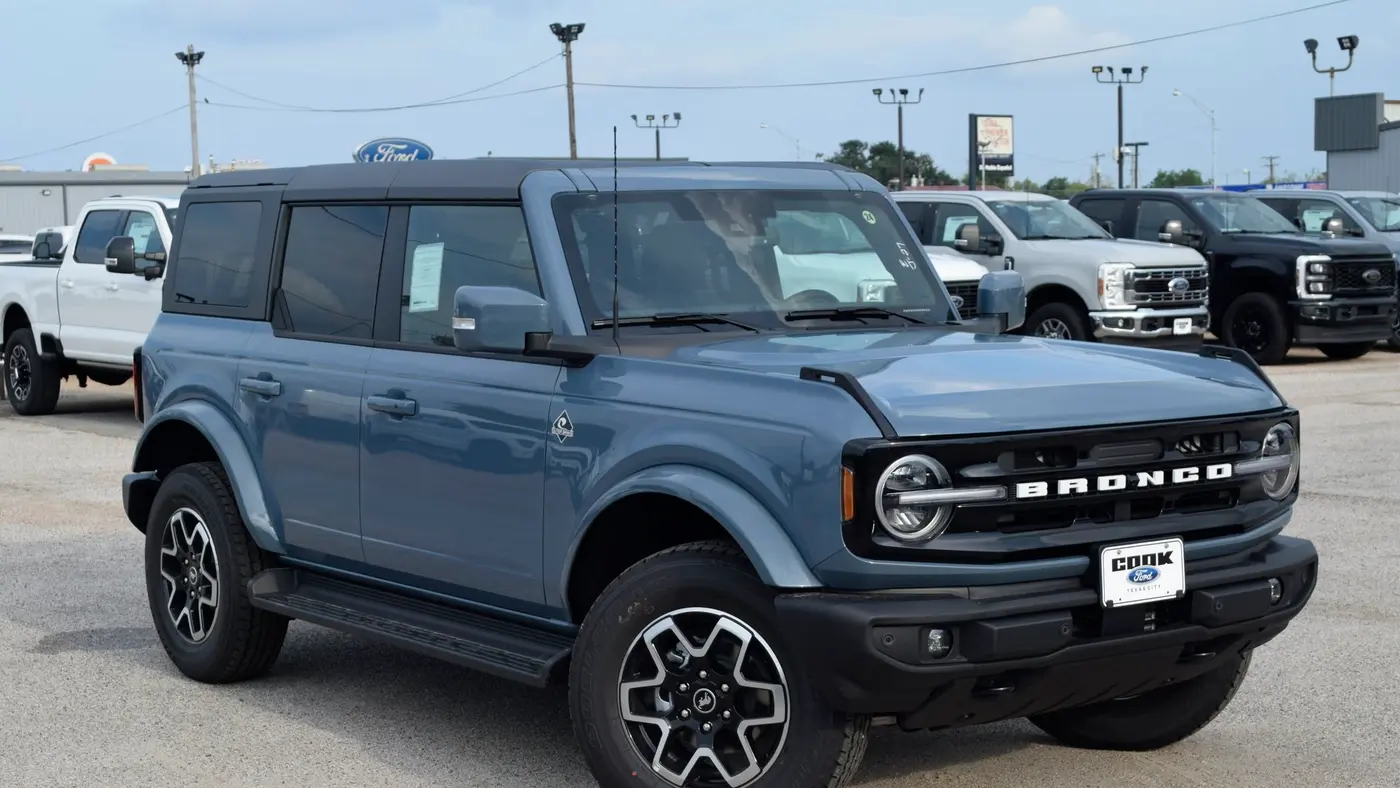 2025 Ford Bronco Outer Banks