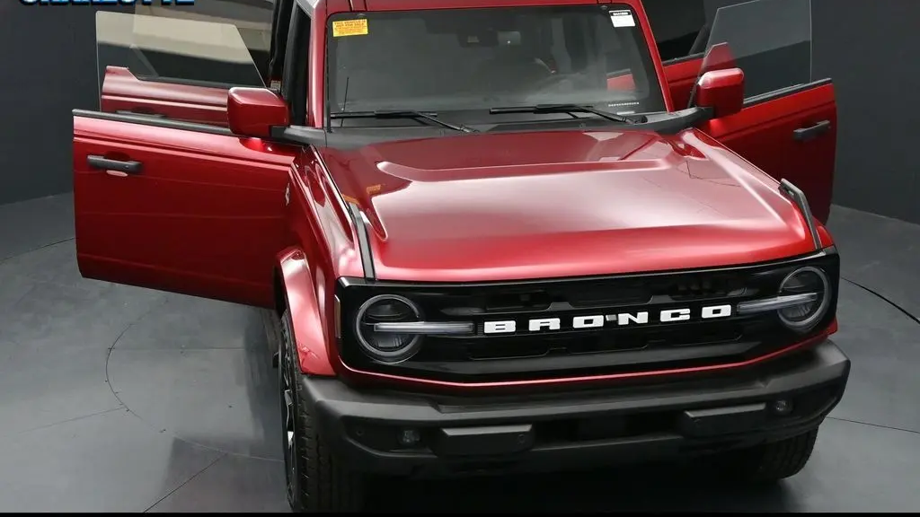 2026 Ford Bronco Outer Banks