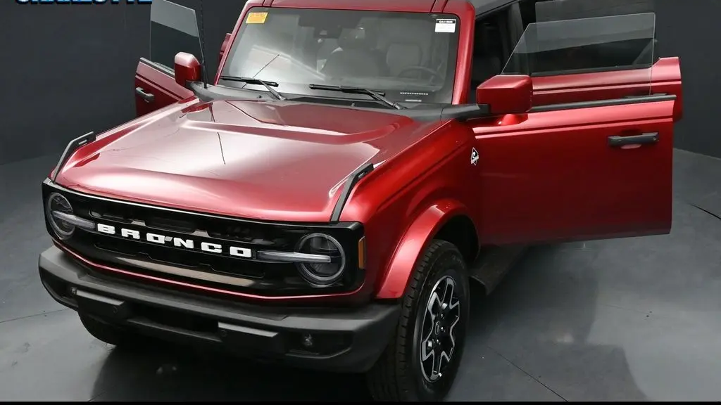 2026 Ford Bronco Outer Banks